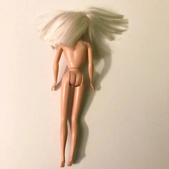 Barbie Doll Mattel Twist and Turn  Bendable Knees China Grey Dress - Picture 9 of 16